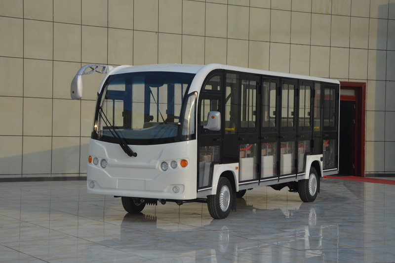 18座封闭观光车