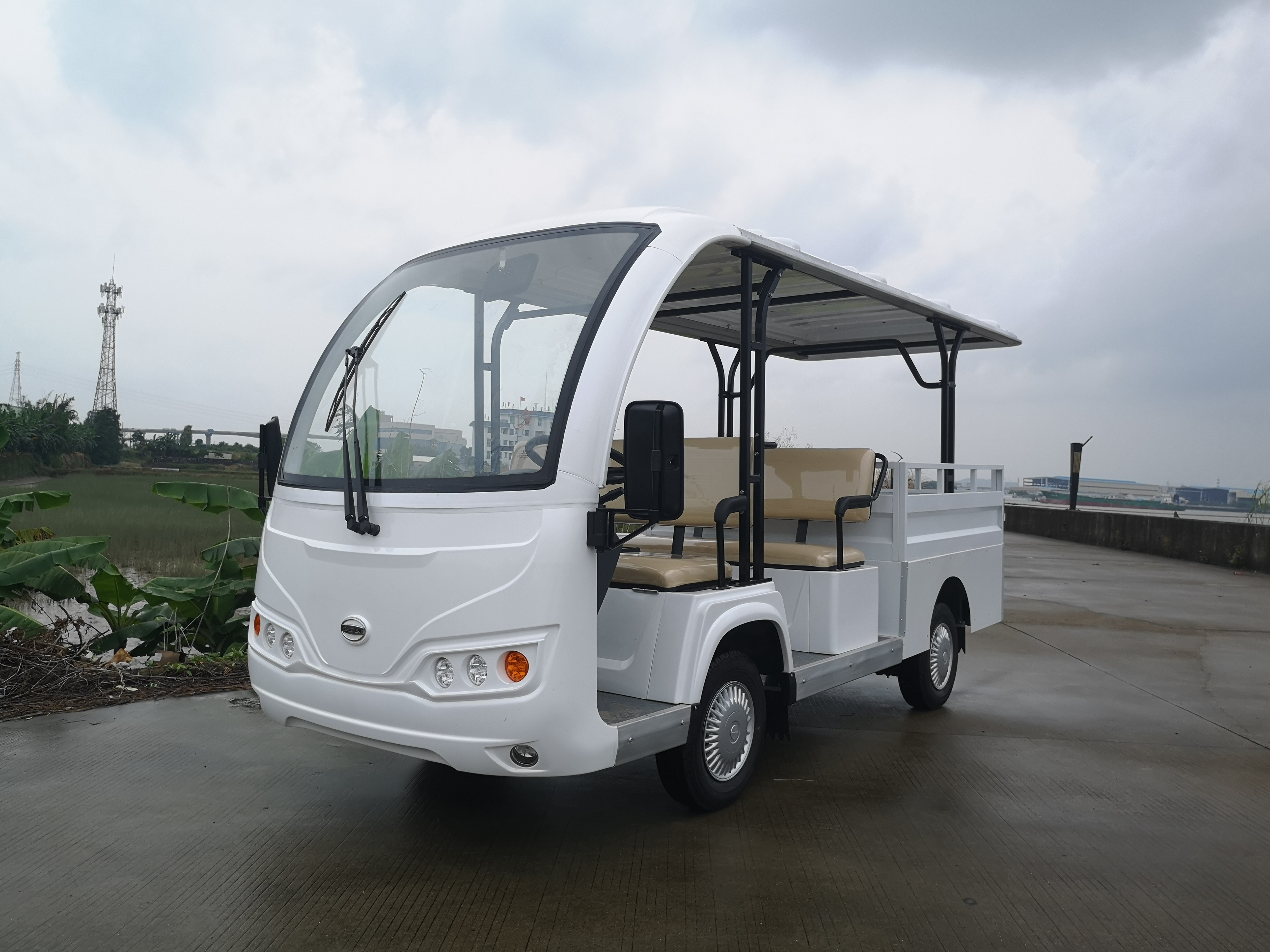 两排带斗电动货车　短款